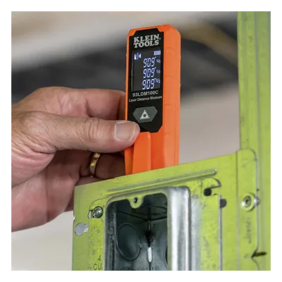 Medidor Láser de Distancia / Rango 5.1 cm a 30.5 m (16.7 ft a 100.1 ft) / Precisión 1/16'' / Pantalla LCD Dual / Clip de Bolsillo