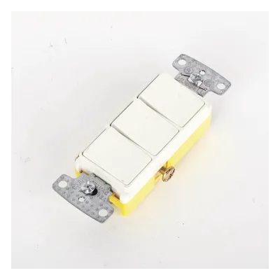 Interruptor Residencial / 15 A / 120 V CA / 3 Polos Unipolares / Cableado Lateral / 49 pies