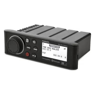 Sistema de Audio Marino / Pantalla LCD Monocroma 2.6" / Multi-Zone 2 Zonas / Potencia Pico 200 W / Bluetooth y ANT / IPX7 / Compatible SiriusXM y DAB+