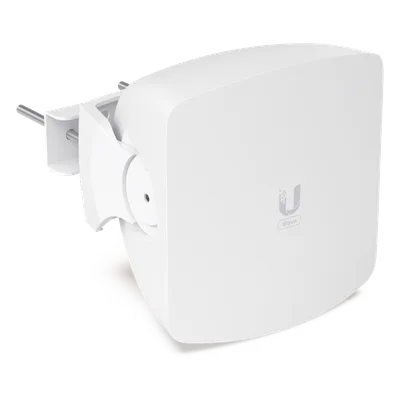 Punto de Acceso PtMP / 60 GHz + 5 GHz / 5.4 Gbps / Cobertura Sectorial 30° / Alcance 8 km (26,246.7 ft) / 31 Clientes / SFP+ 10G