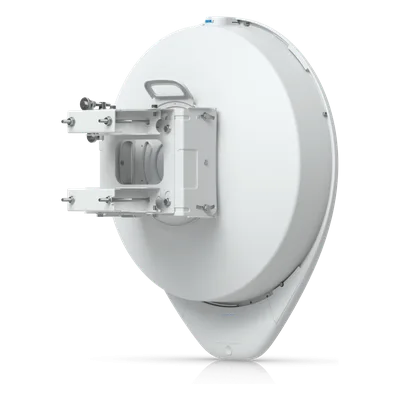 Radio Backhaul 60 GHz / 5.4 Gbps / Radio Redundante 5 GHz / SFP+ 10G / GPS / Bluetooth / Alcance 15 km (49.2 ft) / IP66