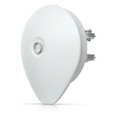 Radio Backhaul 60 GHz / 5.4 Gbps / Radio Redundante 5 GHz / SFP+ 10G / GPS / Bluetooth / Alcance 15 km (49.2 ft) / IP66