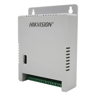 Fuente de Poder Regulada / 8 Salidas / 1 Amp por Salida / Voltaje Ajustable 12/13.5/15 VCC / Entrada 90-130 VCA / Filtro de Ruido para 4K