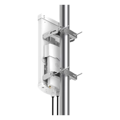 Antena sectorial / 90° / 18 dBi / 5.9-7.1 GHz / MU-MIMO 4x4 / 2.19 x 0.94 x 0.60 ft / IP65