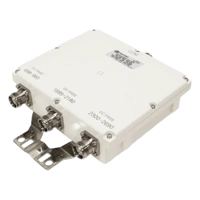 Triplexor / 3 Canales / 250W / -161 dBc PIM / 4.3-10 IP67 / LTE-700+SMR 800+GSM-850 / PCS+AWS+WCS+BRS