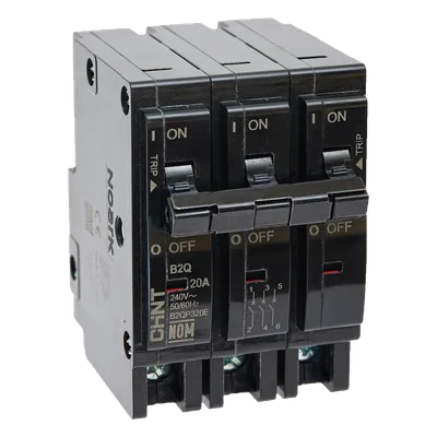 Interruptor Termomagnético Enchufable / 3 Polos / 40A / 240V / Capacidad Interruptiva 10kA / Rango -30 a 70°C