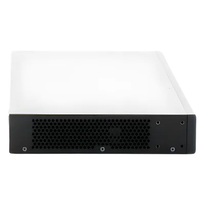 Switch Administrable / 24 Puertos Gigabit RJ45 / 4 Puertos SFP Uplink / 56 Gbps / GWN Cloud