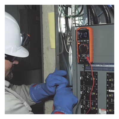 Multímetro Digital / Rango Automático / TRMS 1000 V / 10 A / Temperatura / LOZ / IP42 / Caída 2 m (6.6 ft)