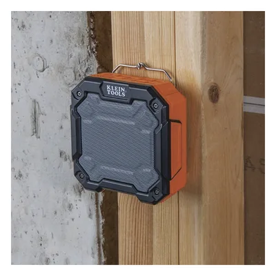 Bocina Bluetooth / Alcance 30 m (98.4 ft) / Autonomía 20 h / IP54 / Resistente a Caídas 2 m (6.6 ft) / Conexión en Cadena