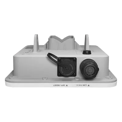 Punto de Acceso Industrial / Wi-Fi 6 / Doble Banda 2.4/5 GHz / 2x2 MIMO / 512 Usuarios / Cobertura 400 m (1312 ft) / IP67 / Puerto 2.5G + SFP
