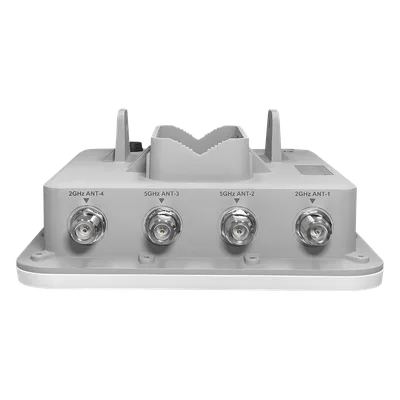 Punto de Acceso Industrial / Wi-Fi 6 / Doble Banda 2.4/5 GHz / 2x2 MIMO / 512 Usuarios / Cobertura 400 m (1312 ft) / IP67 / Puerto 2.5G + SFP