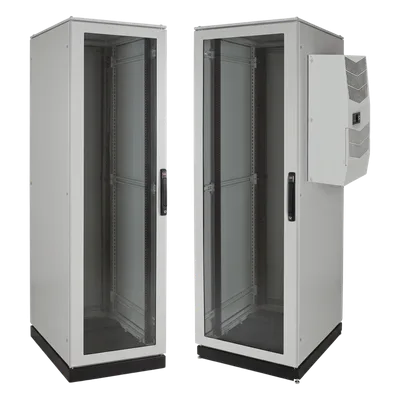 Gabinete de Telecomunicaciones / 700 mm Ancho (2.3 ft) / 800 mm Profundidad (2.6 ft) / 42 UR / NEMA 12 / Compatible Aire Acondicionado G28 / Gris Claro