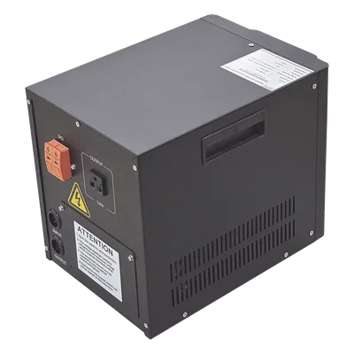 Regulador de Voltaje Industrial Monofásico / 3 kVA / 3 kW / Entrada 96-144 Vca / Salida 117.6-122.4 Vca / Estabilización ±2% / Eficiencia 98%