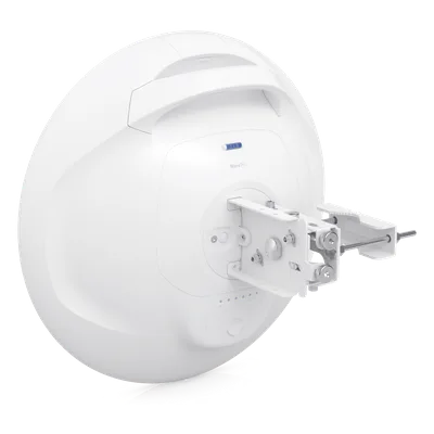 Radio PtP/PtMP / 60 GHz / 5.4 Gbps / Alcance 15 km (49,212 ft) / Respaldo 5 GHz Wi-Fi 6 / IPX6 / SFP+ 10G