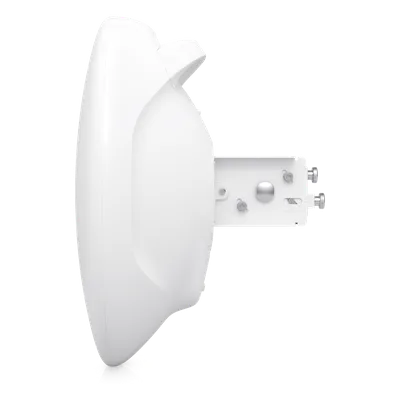 Radio PtP/PtMP / 60 GHz / 5.4 Gbps / Alcance 15 km (49,212 ft) / Respaldo 5 GHz Wi-Fi 6 / IPX6 / SFP+ 10G