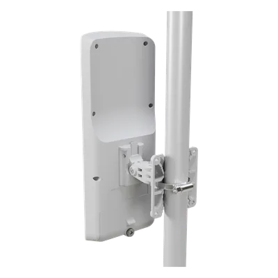 Punto de Acceso Sectorial / Wi-Fi 6 Doble Banda / Antena Integrada 15 dBi / Puerto SFP 2.5 Gbps / Rango de Temperatura -40°C a 70°C (-40°F a 158°F)
