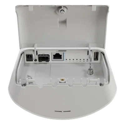 Punto de Acceso Sectorial / Wi-Fi 6 Doble Banda / Antena Integrada 15 dBi / Puerto SFP 2.5 Gbps / Rango de Temperatura -40°C a 70°C (-40°F a 158°F)