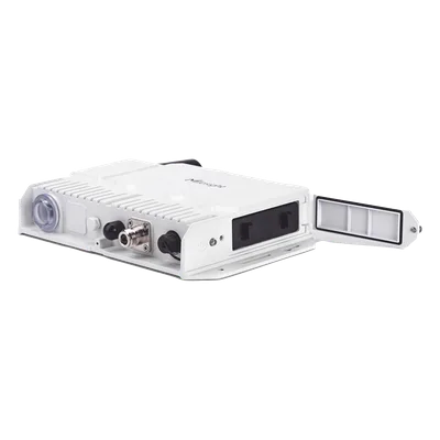 Gateway LoRaWAN / 8 Canales / 2000 Nodos / 15 km / Panel Solar 30W (45W Opcional) / 4G / Batería 4 Días Autonomía