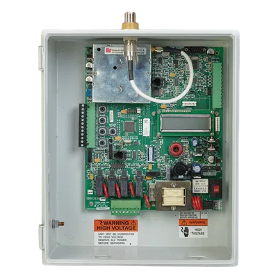 Controlador de sirena / Radiofrecuencia VHF-UHF / 4 relés 5A 240VAC / Alimentación 12-220VDC-AC / 8Ω