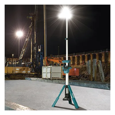 Lámpara de Torre Inalámbrica / 3000 Lúmenes / 3 Cabezales Multidireccionales / Altura 2.2 m (7.2 ft) / IP55 / Batería 18V