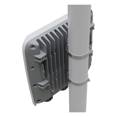 Router para Exterior / 8 Puertos PoE In/Out / 1 SFP+ 10G / IP66 / 120W PoE / ARM 64-bit 4 Núcleos / RouterOS v7