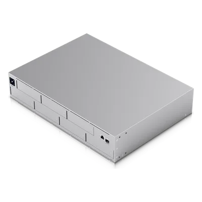 Servidor NAS Rack 2U / 7 Bahías 2.5/3.5" SATA / 10GbE SFP+ / 1GbE RJ45 / RAID 5/6/10 / Pantalla Táctil 1.3"