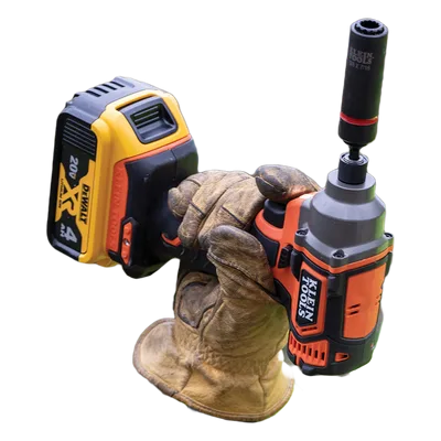 Llave de Impacto Inalámbrica / Torque 210 lb-ft / Motor sin Escobillas / Velocidad Variable 2200 RPM / Luz LED / 8.7'' (22.1 cm)