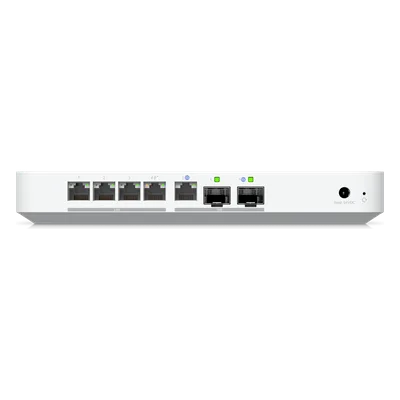Cloud Gateway / 10G / 4x 2.5GbE / 1x 10G SFP+ / 50 Dispositivos / 500 Clientes / 3.28 ft x 3.28 ft