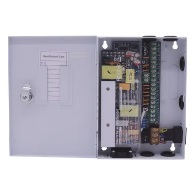 Fuente de Alimentación Profesional / 9 Canales / 16 A Total / 1.8 A por Canal / Voltaje Ajustable 11-15 VCC / 200 W / Operación -20°C a 70°C