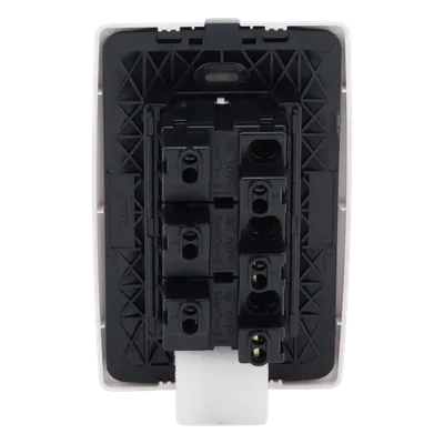 Apagador Triple Sencillo de 10 A/ 127 V CA ~ 60 Hz / Color Blanco.