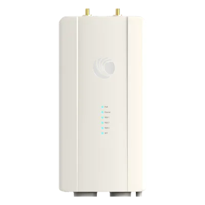 Radio para Enlace Backhaul / Wi-Fi 6 hasta 1 Gbps / 4.9-6.2 GHz / IP67 / PoE 802.3at / SFP Óptico