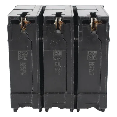 Interruptor Automático Enchufable / 3 Polos / 50A / 240V AC / 10 kA / Tipo QP