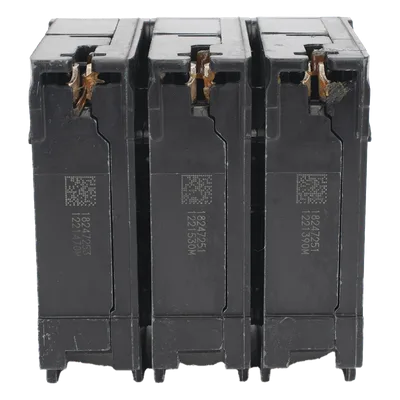 Interruptor Automático Enchufable / 3 Polos / 30 A / 240 V AC / 10 kA / UL 489