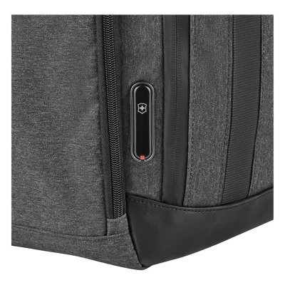 Mochila Urbana / Nylon-Cuero / 17L / Laptop 14" / 42x19x30 cm / 1.1 kg / 138x75x118 in