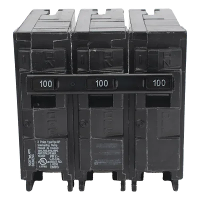 Interruptor Automático Enchufable / 3 Polos / 100 A / 240 VCA / 10 kAIC / UL 489 / 3" x 2" x 3" (7.6 x 5.1 x 7.6 cm)