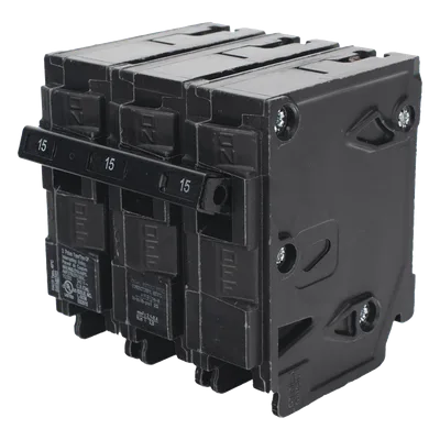 Interruptor Automático Enchufable / 3 Polos / 15 A / 240 V AC / Capacidad Interruptiva 10 kA / UL 489 / Distribución Trifásica
