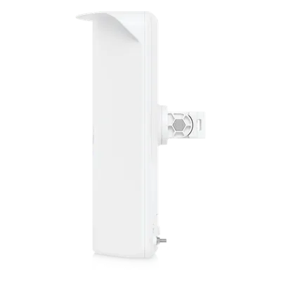 Punto de Acceso PtMP / 60 GHz + 5 GHz Wi-Fi 6 / 2.7 Gbps Simétricos / 31 Clientes / Cobertura 90° / IP67 / 2.5 GbE + 10G SFP+