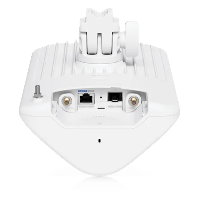 Punto de Acceso PtMP / 60 GHz + 5 GHz Wi-Fi 6 / 2.7 Gbps Simétricos / 31 Clientes / Cobertura 90° / IP67 / 2.5 GbE + 10G SFP+