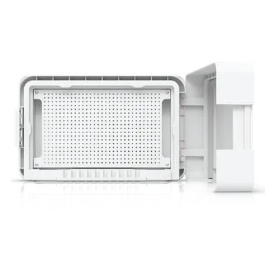 Gabinete Universal para Exteriores / IPX6 / Policarbonato / Montaje en Pared o Poste / Compatible con Switches UniFi / 350 x 220 x 89 mm (13.8 x 8.7 x 3.5 in)