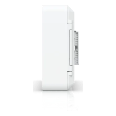 Gabinete Universal para Exteriores / IPX6 / Policarbonato / Montaje en Pared o Poste / Compatible con Switches UniFi / 350 x 220 x 89 mm (13.8 x 8.7 x 3.5 in)
