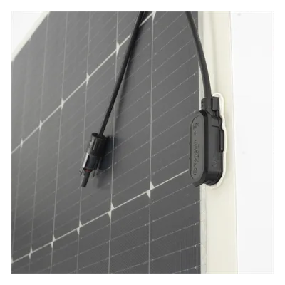 Módulo Solar Flexible / 520 W / 22.8% Eficiencia / IP68 / Radio Curvatura 0.5 m (1.64 ft) / Resistencia 5400 Pa