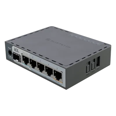 Router / 5 Puertos Gigabit Ethernet / Puerto SFP 2.5G / Dual-Core ARM 950 MHz / 512 MB RAM / PoE-In y PoE-Out / Montaje en Pared