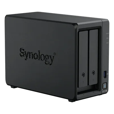NAS de 2 Bahías / Expansible a 7 Unidades / Puerto 2.5GbE / 2 Ranuras M.2 NVMe / 276 MB/s Lectura / 224 MB/s Escritura / Procesador AMD Ryzen R1600 / 4 GB DDR4 ECC