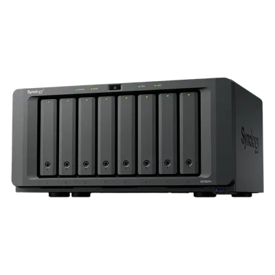 NAS Empresarial / 8 Bahías / AMD Ryzen V1500B / 8 GB DDR4 ECC / 2 Puertos 2.5GbE / Expansión 10GbE/25GbE / Caché M.2 NVMe / Lectura 2,239 MB/s