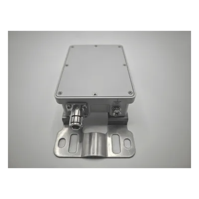 Combinador de Bandas de Dos Vías / 698-960 MHz y 1710-2700 MHz / PIM3 -140 dBc / Potencia Pico 800 W / Conectores N Hembra / IP40