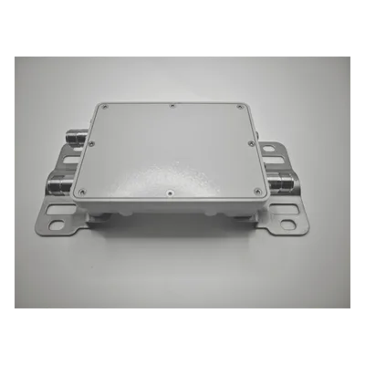 Combinador de Bandas de Dos Vías / 698-960 MHz y 1710-2700 MHz / PIM3 -140 dBc / Potencia Pico 800 W / Conectores N Hembra / IP40