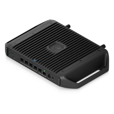 Cloud Gateway Industrial / Wi-Fi 7 Integrado / Puertos 10 GbE y 2.5 GbE / SFP+ / PoE+++ 90W / 350W Total / Sin Ventilador / -30 a 50 °C (-22 a 122 °F)