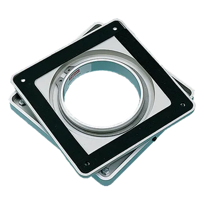 Base Giratoria para Pedestal HMI / Rotación 350° / 4 x 4 in / Carga 45.4 kg (100 lb) / Perfil 27 mm / Apertura Central para Cableado