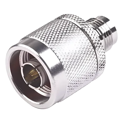 Adaptador RF en Línea / TNC Hembra a N Macho / Cuerpo Bronce Niquelado / Contacto Oro / Aislante Teflón