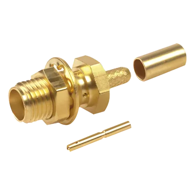 Conector SMA Hembra / Chasis D-Plano / Anillo Plegable RG-174/U / Cuerpo Oro / Aislante Teflón